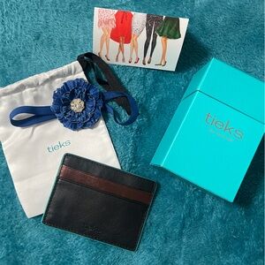 NIB Tieks Card Case in Raspberry Truffle